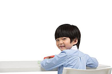 快节奏肉鸽FPS游戏《Abyssus》公布 23年登陆Steam